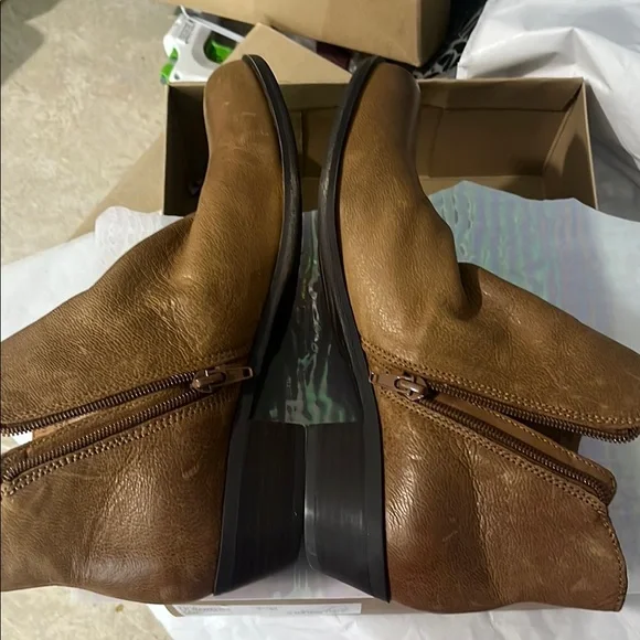 Lucky Brand Tan Chelsea Boots Timeless Design - Picture 8 of 12